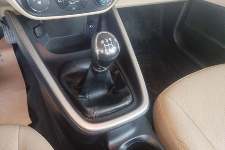 Used Ford Escort 2017 Revised Version 1.5L Manual Comfort Edition Gear Lever