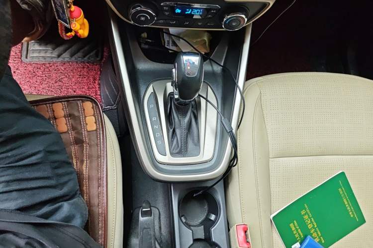 Used Ford Escort 2017 Happiness Edition 1.5L Automatic Fashion Version Gear Lever