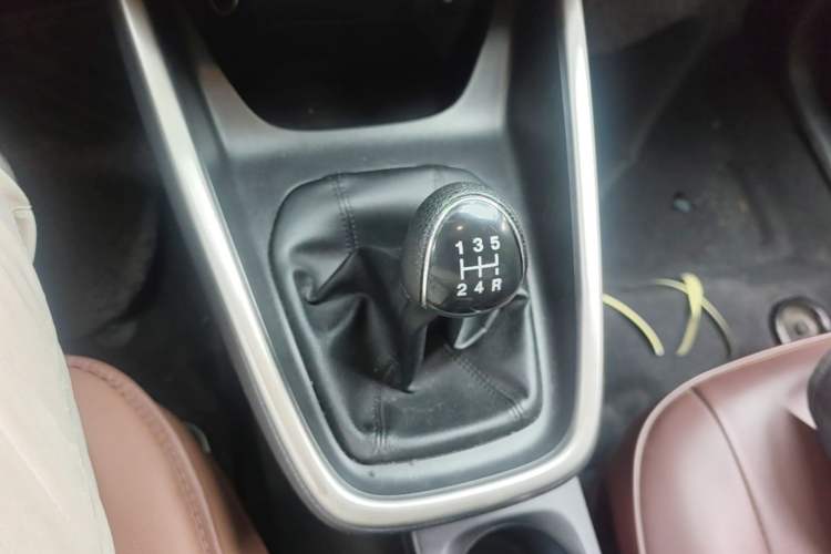 Used Ford Escort 2017 Revised Version 1.5L Manual Comfort Edition Gear Lever