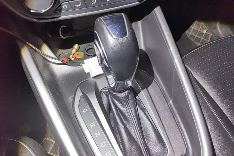 Used Ford Escort 2017 Happiness Edition 1.5L Automatic Fashion Version Gear Lever