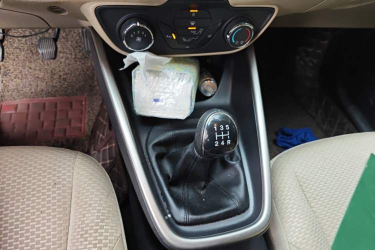 Used Ford Escort 2017 1.5L Manual Comfort Model Gear Lever