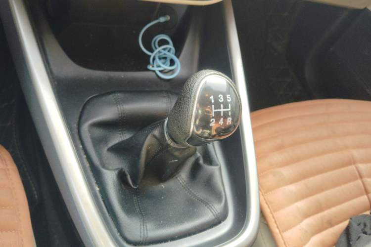 Used Ford Escort 2017 Revised Version 1.5L Manual Comfort Edition Gear Lever