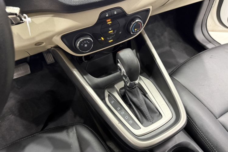 Used Ford Escort 2017 Revised Version 1.5L Automatic Comfort Edition Gear Lever
