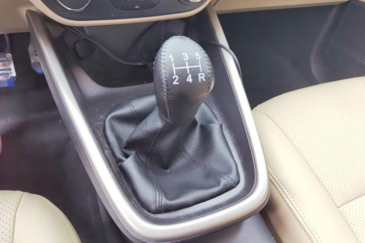 Used Ford Escort 2017 Revised Version 1.5L Manual Comfort Edition Gear Lever