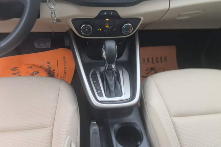 Used Ford Escort 2017 Revised Version 1.5L Automatic Comfort Edition Gear Lever