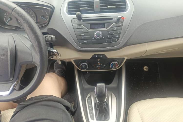 Used Ford Escort 2017 Revised Version 1.5L Automatic Comfort Edition Gear Lever