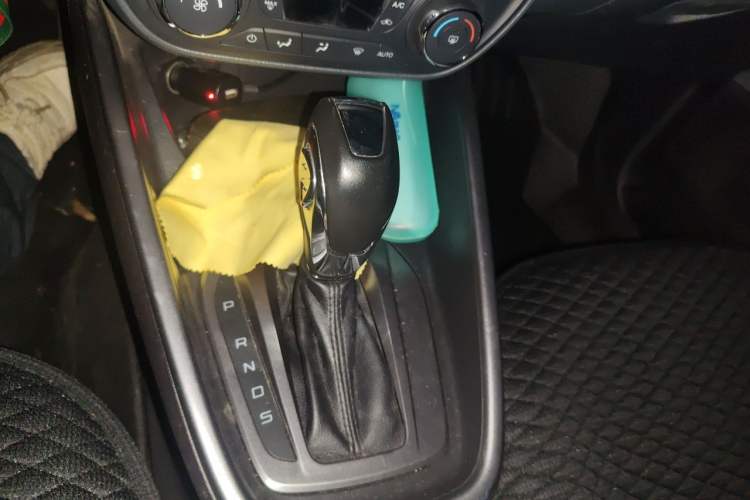Used Ford Escort 2017 Happiness Edition 1.5L Automatic Fashion Version Gear Lever