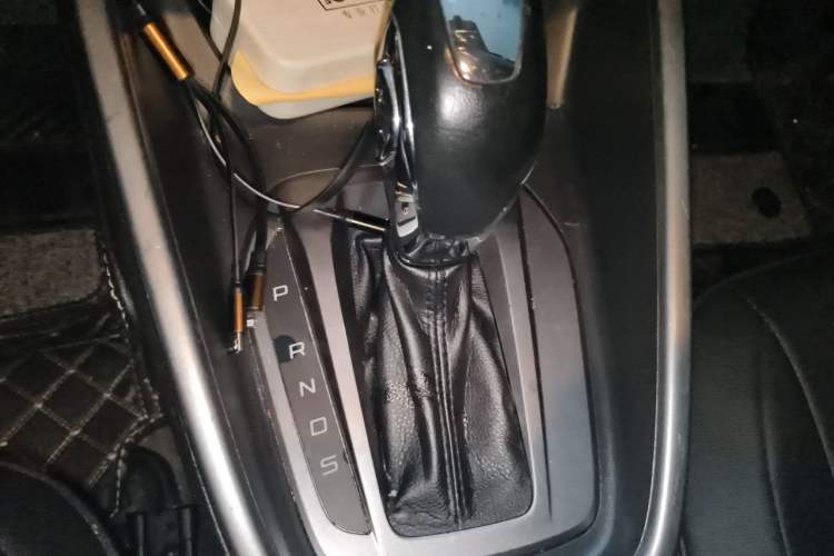 Used Ford Escort 2017 Happiness Edition 1.5L Automatic Fashion Version Gear Lever