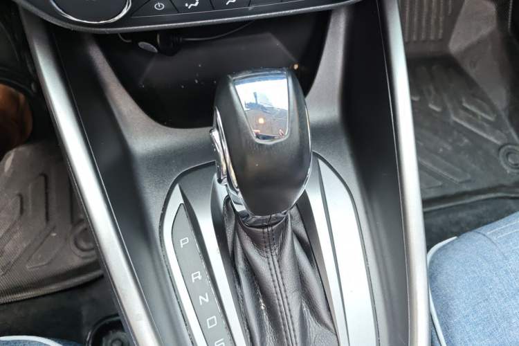 Used Ford Escort 2017 Happiness Edition 1.5L Automatic Fashion Version Gear Lever