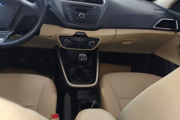 Used Ford Escort 2017 Revised Version 1.5L Manual Comfort Edition Gear Lever