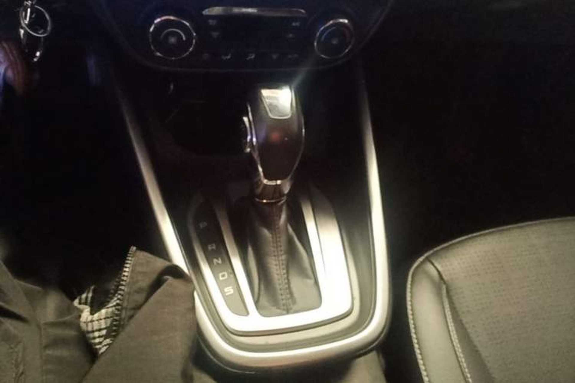 Used Ford Escort 2017 Happiness Edition 1.5L Automatic Fashion Version Gear Lever