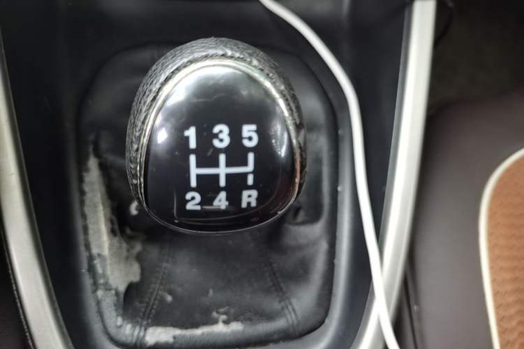 Used Ford Escort 2017 1.5L Manual Comfort Model Gear Lever