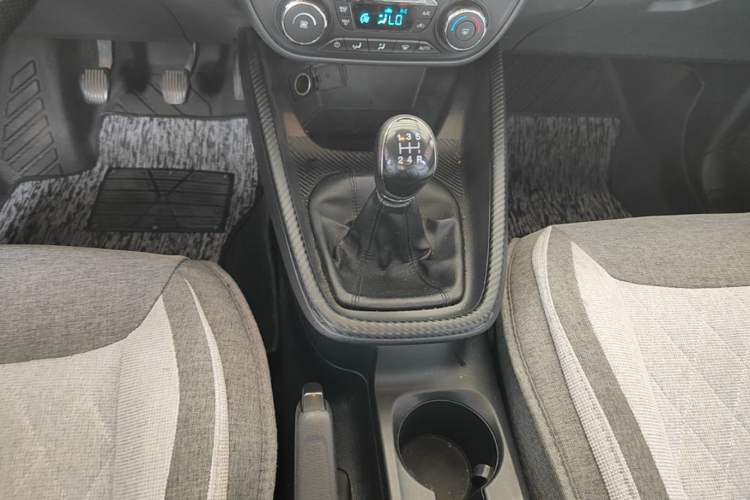 Used Ford Escort 2017 Happy Edition 1.5L Manual Fashion Model Gear Lever
