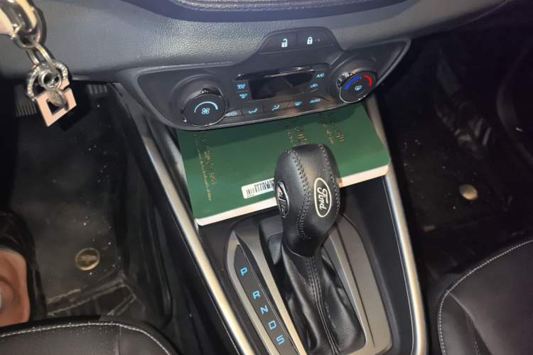 Used Ford Escort 2017 Happiness Edition 1.5L Automatic Fashion Version Gear Lever