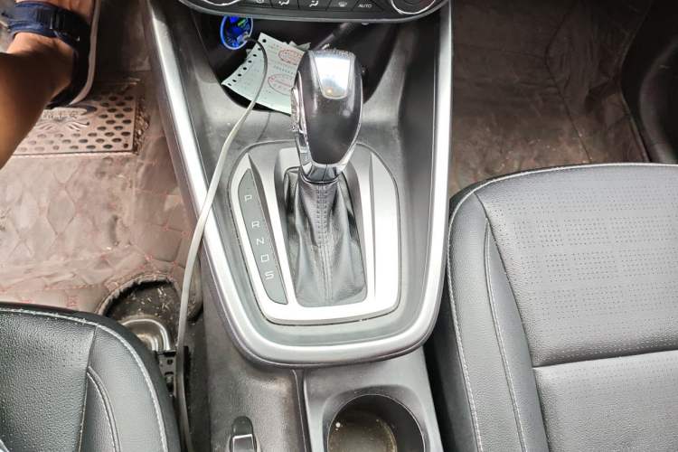 Used Ford Escort 2017 Happiness Edition 1.5L Automatic Fashion Version Gear Lever