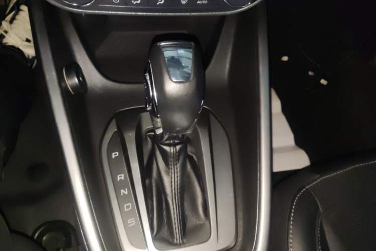 Used Ford Escort 2017 Happiness Edition 1.5L Automatic Fashion Version Gear Lever