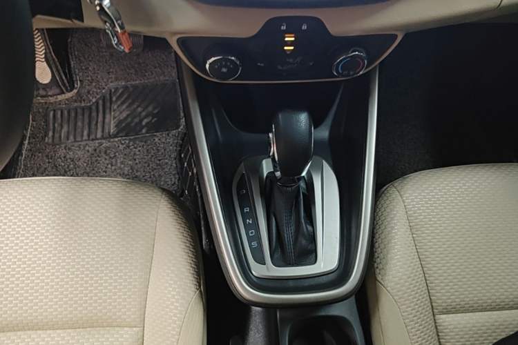 Used Ford Escort 2017 Revised Version 1.5L Automatic Comfort Edition Gear Lever