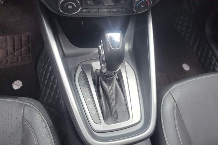 Used Ford Escort 2017 Happiness Edition 1.5L Automatic Fashion Version Gear Lever