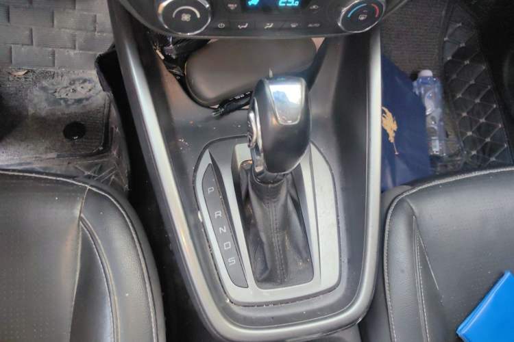 Used Ford Escort 2017 Happiness Edition 1.5L Automatic Fashion Version Gear Lever