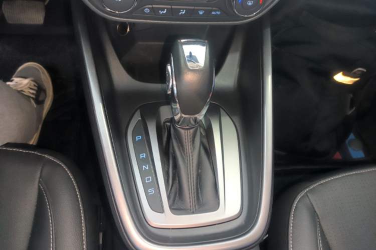 Used Ford Escort 2017 Happiness Edition 1.5L Automatic Fashion Version Gear Lever