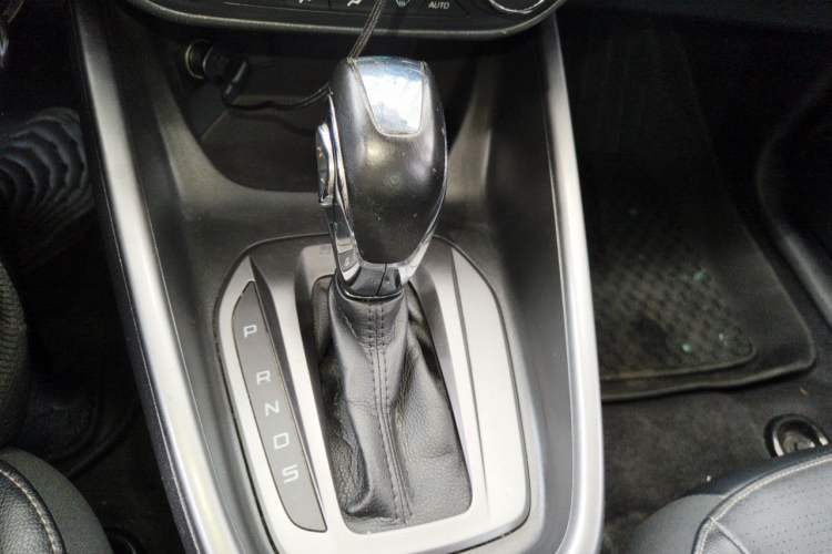 Used Ford Escort 2017 Happiness Edition 1.5L Automatic Fashion Version Gear Lever