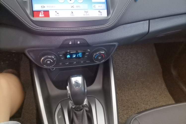 Used Ford Escort 2017 Happiness Edition 1.5L Automatic Fashion Version Gear Lever