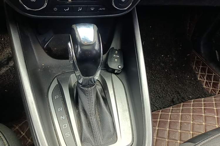 Used Ford Escort 2017 Happiness Edition 1.5L Automatic Fashion Version Gear Lever