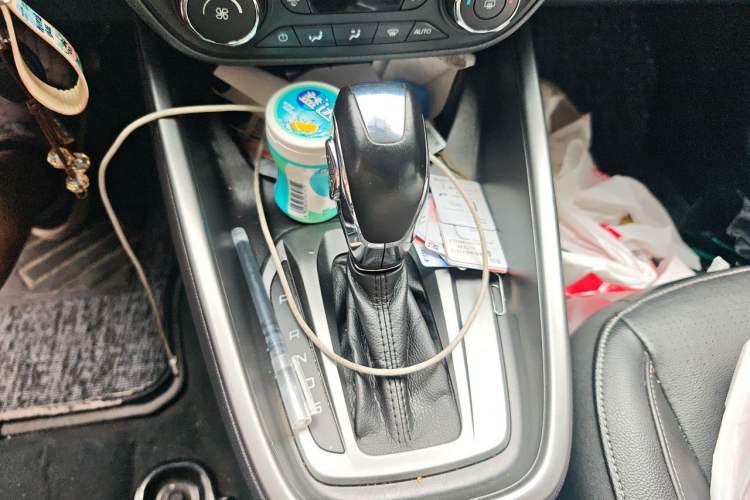Used Ford Escort 2017 Happiness Edition 1.5L Automatic Fashion Version Gear Lever