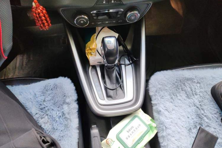 Used Ford Escort 2017 Happiness Edition 1.5L Automatic Fashion Version Gear Lever