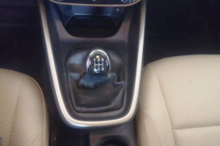 Used Ford Escort 2017 Revised Version 1.5L Manual Comfort Edition Gear Lever