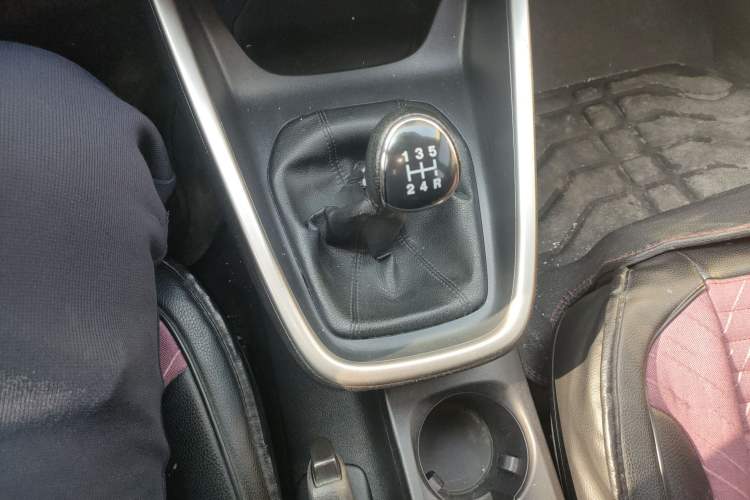Used Ford Escort 2017 1.5L Manual Comfort Model Gear Lever