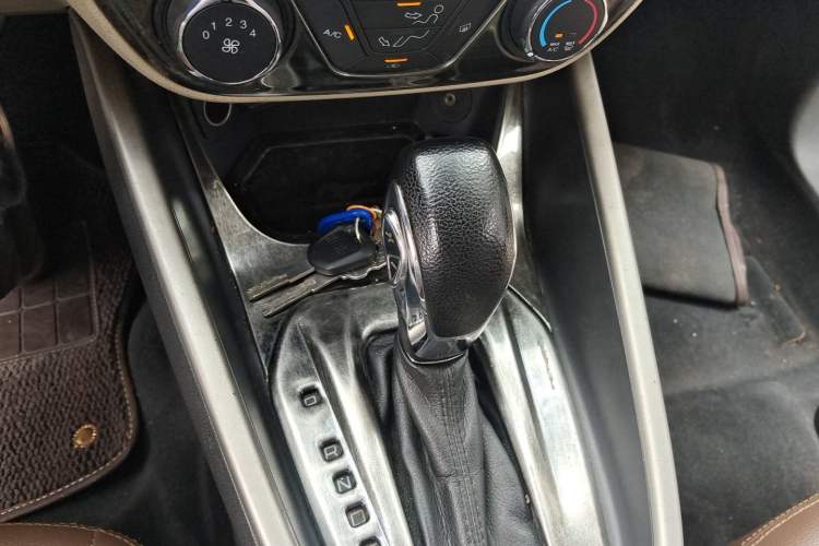 Used Ford Escort 2017 Revised Version 1.5L Automatic Comfort Edition Gear Lever