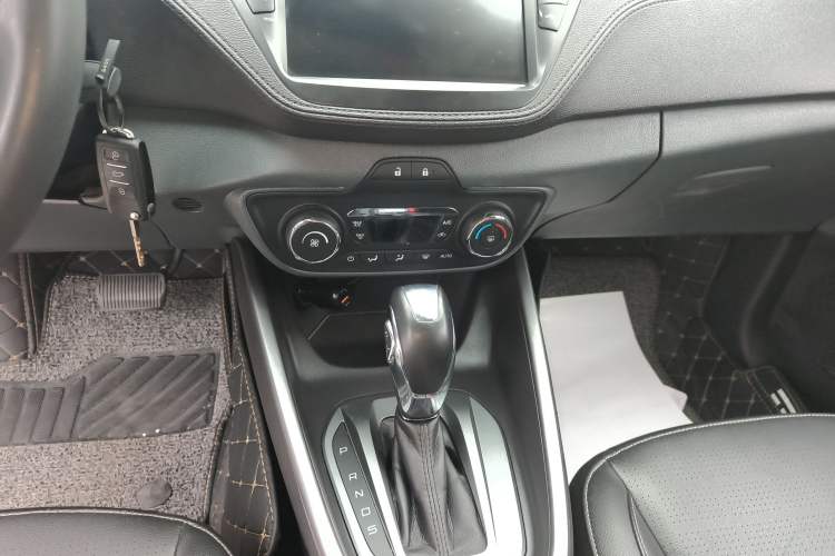 Used Ford Escort 2017 Happiness Edition 1.5L Automatic Fashion Version Gear Lever