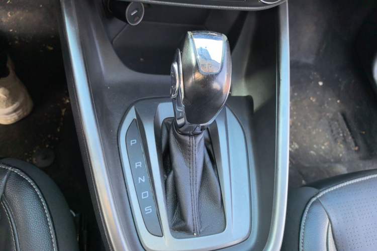 Used Ford Escort 2017 Happiness Edition 1.5L Automatic Fashion Version Gear Lever