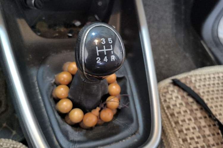 Used Ford Escort 2017 1.5L Manual Comfort Model Gear Lever
