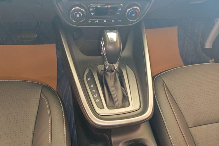 Used Ford Escort 2017 Happiness Edition 1.5L Automatic Fashion Version Gear Lever