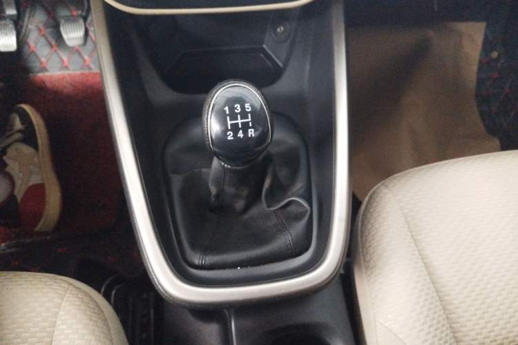 Used Ford Escort 2017 Revised Version 1.5L Manual Comfort Edition Gear Lever