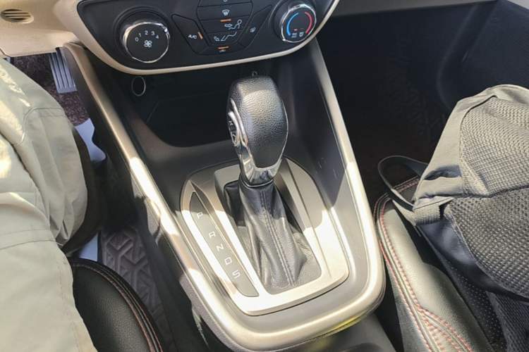 Used Ford Escort 2017 Revised Version 1.5L Automatic Comfort Edition Gear Lever