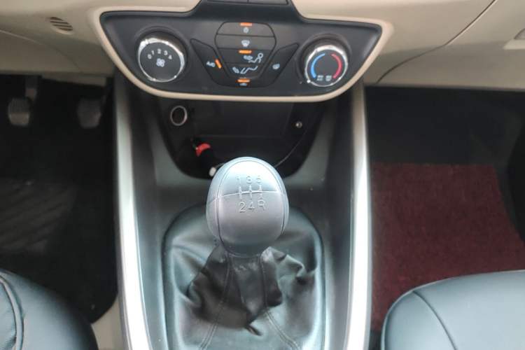 Used Ford Escort 2017 1.5L Manual Comfort Model Gear Lever