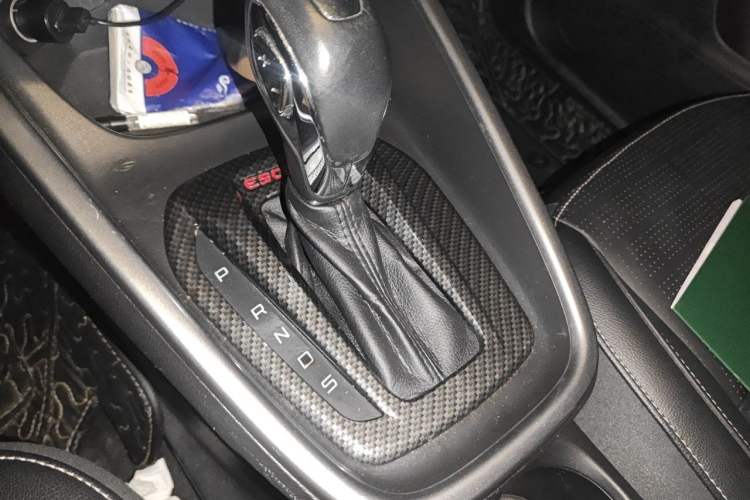 Used Ford Escort 2017 Happiness Edition 1.5L Automatic Fashion Version Gear Lever