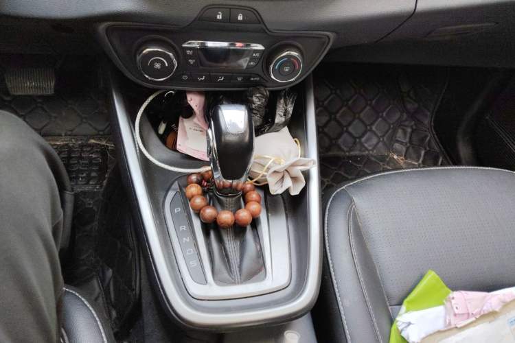 Used Ford Escort 2017 Happiness Edition 1.5L Automatic Fashion Version Gear Lever