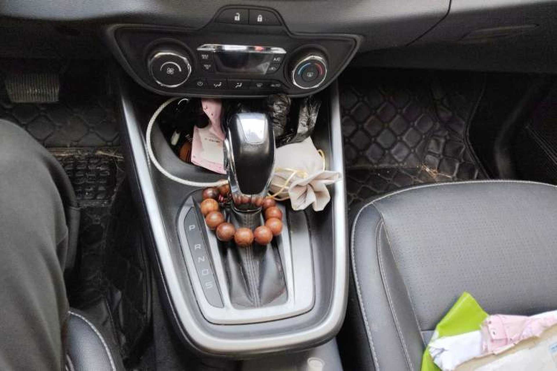 Used Ford Escort 2017 Happiness Edition 1.5L Automatic Fashion Version Gear Lever