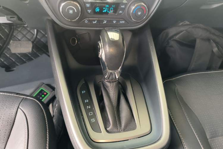 Used Ford Escort 2017 Happiness Edition 1.5L Automatic Fashion Version Gear Lever