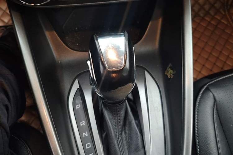 Used Ford Escort 2017 Happiness Edition 1.5L Automatic Fashion Version Gear Lever