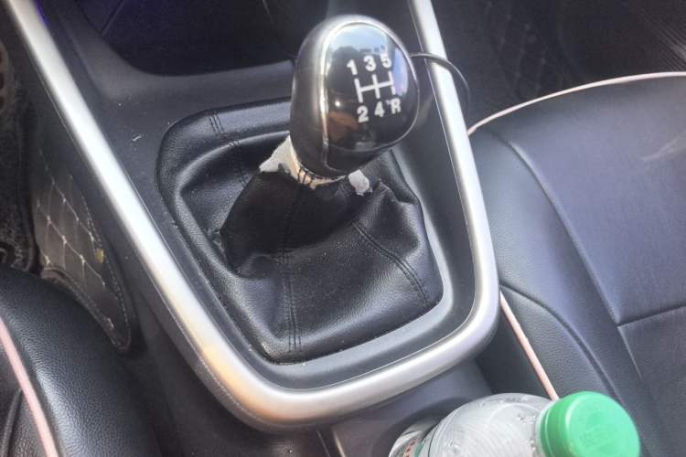 Used Ford Escort 2017 1.5L Manual Comfort Model Gear Lever