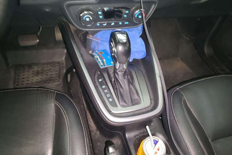 Used Ford Escort 2017 Happiness Edition 1.5L Automatic Fashion Version Gear Lever