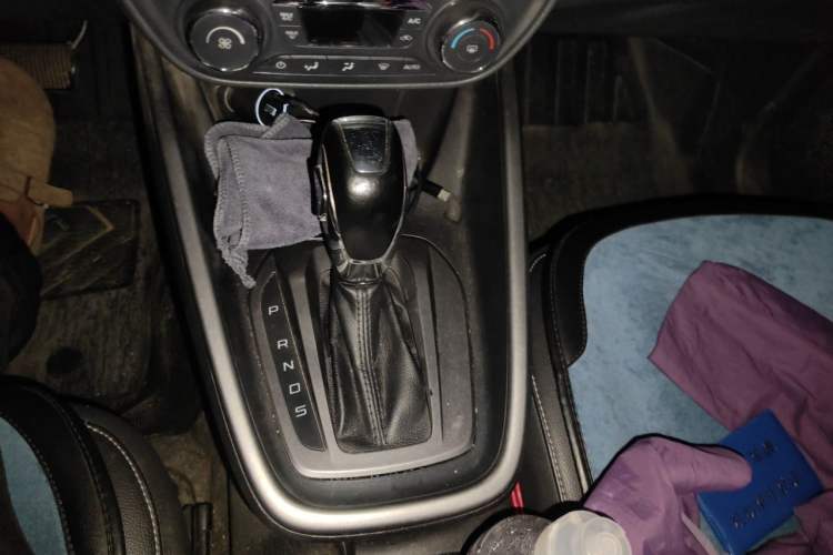Used Ford Escort 2017 Happiness Edition 1.5L Automatic Fashion Version Gear Lever