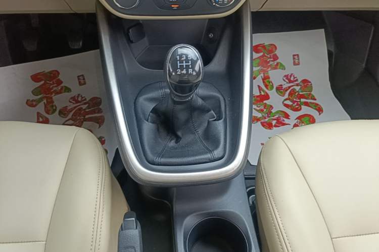 Used Ford Escort 2017 Revised Version 1.5L Manual Comfort Edition Gear Lever