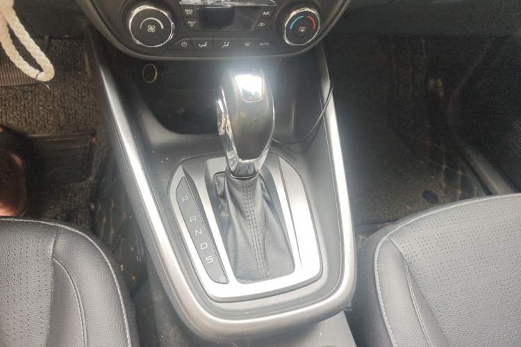 Used Ford Escort 2017 Happiness Edition 1.5L Automatic Fashion Version Gear Lever