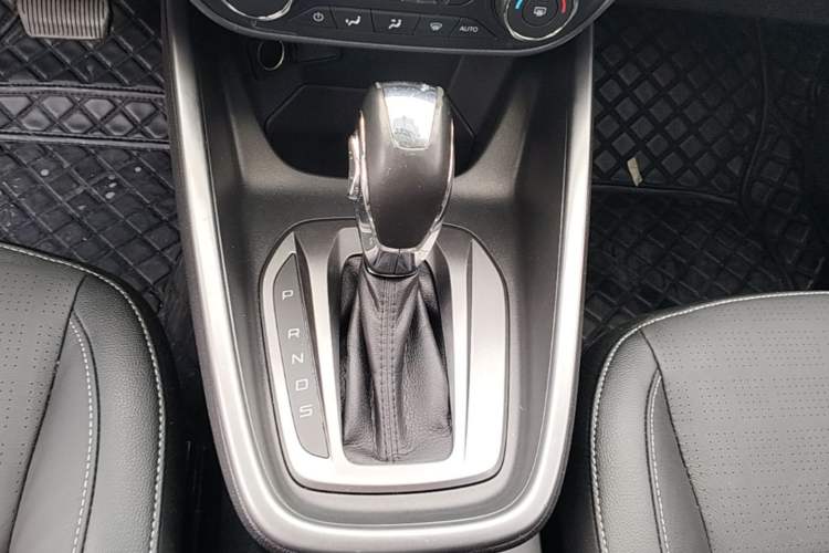 Used Ford Escort 2017 Happiness Edition 1.5L Automatic Fashion Version Gear Lever